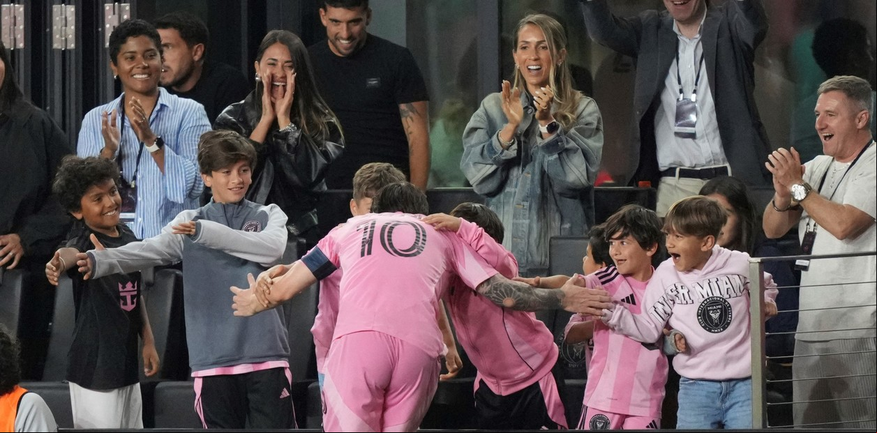 El show de Lionel Messi en Inter Miami vs Los Ángeles FC: 'avivada' anulada, doblete de golazos al francés Lloris y tierno festejo con sus hijos