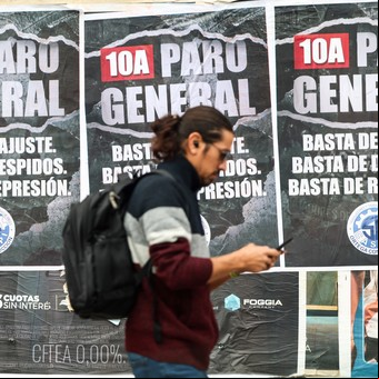 El Gobierno limitó por decreto el derecho a huelga y amplía las actividades que deberán prestar servicios en un paro