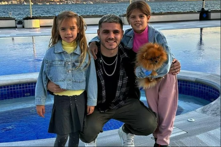 Mauro Icardi junto a sus dos hijas, Isabella y sca. | Foto: Instagram
