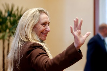 Elecciones en Santa Fe: LLA sacó menos de lo esperado y se reaviva la interna Karina vs. Santiago Caputo