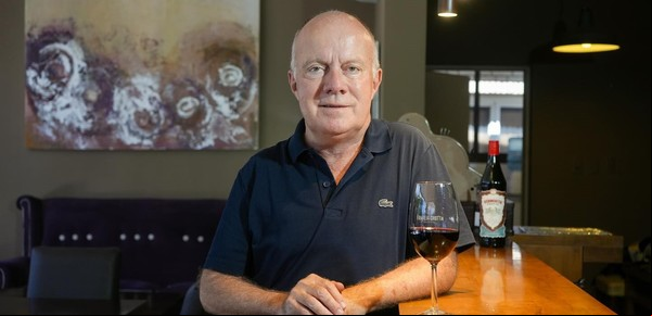 Murió el empresario bodeguero Carlos Crotta, promotor del vino en damajuana y el “moscato, pizza y fainá”
