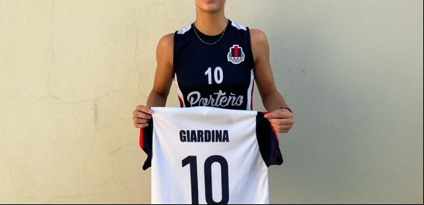 El vóley y el fútbol la llevaron de Lomas a una universidad de Estados Unidos