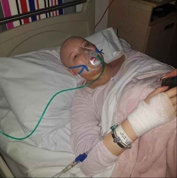 Durante una revisión, el médico le palpó una masa en el riñón y sospechó que se trataba de cáncer.