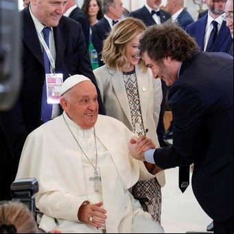 Javier Milei y sus medidas, EN VIVO: uno por uno, quiénes son los funcionarios que viajarán a Roma con el Presidente para despedir al papa Francisco