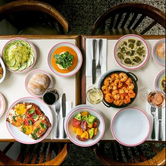 El bodegón de Palermo que tiene 20% de descuento, vinos accesibles y platos abundantes