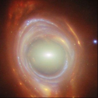La foto NASA del día: ¿Hay una o dos galaxias en la imagen?