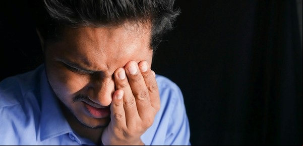 Tenía dolor de ojo y pensó que era conjuntivitis, pero en el hospital descubrió el verdadero diagnóstico