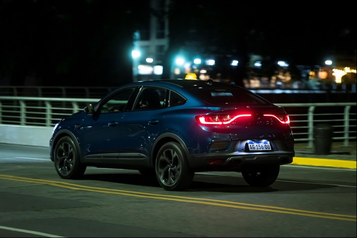 El Renault Arkana viene con un sistema de iluminación LED.