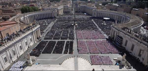 El último adiós al papa Francisco: lágrimas, aplausos, emoción y dolor en un funeral histórico que movilizó a 500 mil almas en las calles de Roma