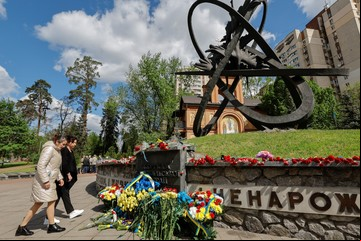 Ucrania recuerda la catástrofe de Chernobyl bajo la permanente amenaza nuclear de Rusia