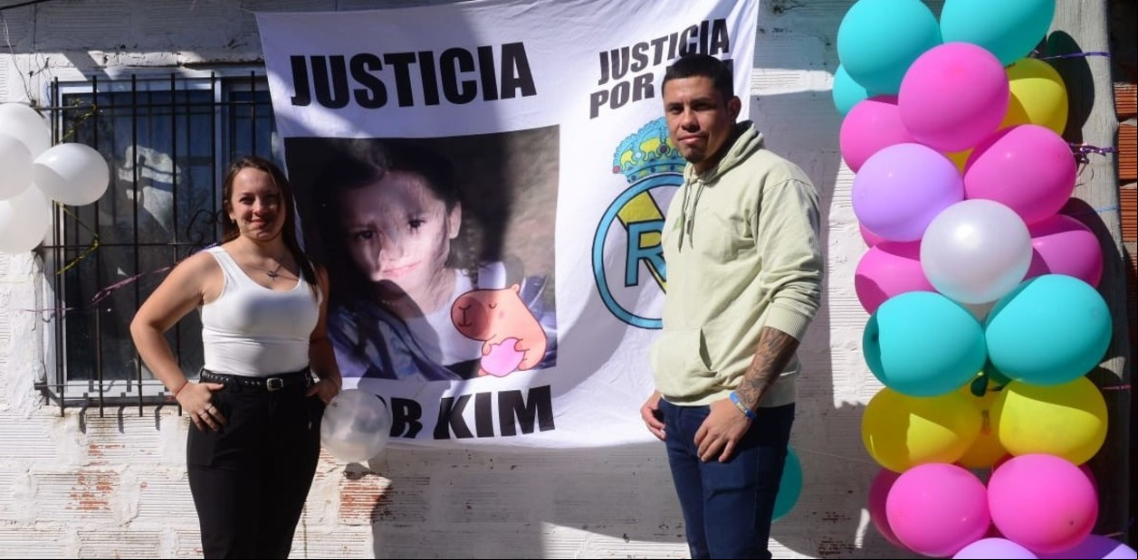 El triste "cumpleaños" de Kim, la nena atropellada por ladrones en La Plata: "Intentamos que esto marque algo"