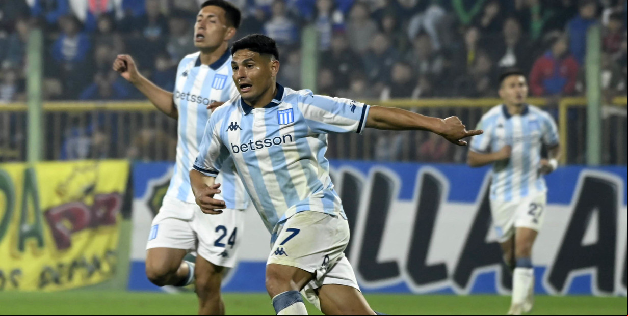 Gracias a un Salas brillante, Racing se lo dio vuelta a Defensa y Justicia en Varela y se metió en los playoffs