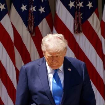 Panorama Internacional: cien días y ya cruje gravemente el modelo de Donald Trump