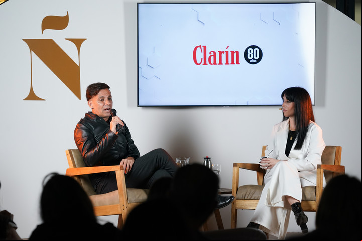 Martin Bossi, en la charla con María Lapadula en el Espacio Clarín de La Feria del Libro. Foto Juano Tesone.