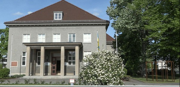 La increíble historia de Karlshorst, el edificio de la rendición nazi en la II Guerra Mundial