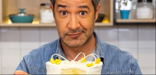 La mejor receta de bizcochuelo casero, alto y esponjoso según el pastelero Mauricio Asta