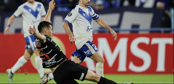 A Vélez se le escapó en el final: Olimpia se lo empató y sigue líder, pero en un grupo apretado en la Copa Libertadores
