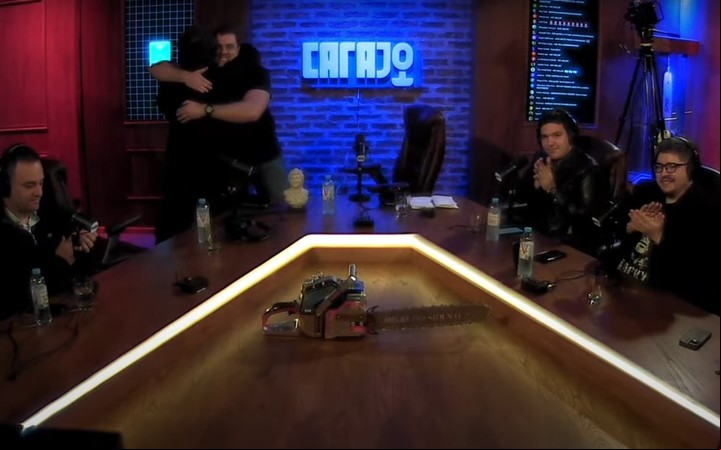 Javier Milei y el Gordo Dan, en el programa del canal de streaming del hijo de Rovira. Foto Captura Carajo
