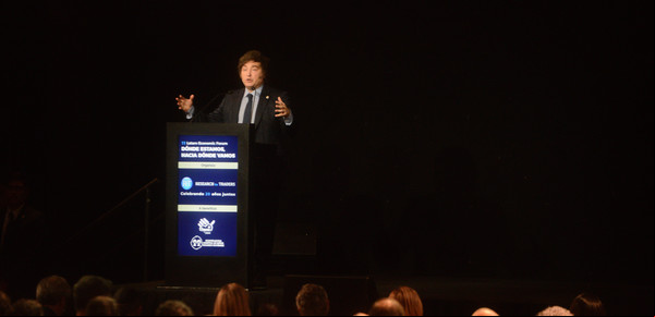 Javier Milei atacó al PRO, lo acusó de cubrir a Cristina y calificó de "mentirosa" a Lospennato
