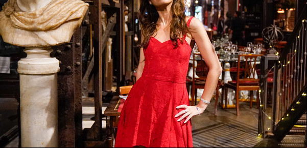 Elizabeth Karayekov, la bióloga molecular que trabaja en el Conicet y lidera una big band de jazz que toca AC/DC, Kiss, Queen y Gilda