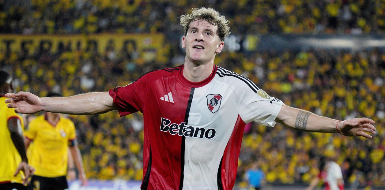 River ganó en Guayaquil, pasó al Barcelona SC y puso un pie en los octavos de final de la Copa Libertadores