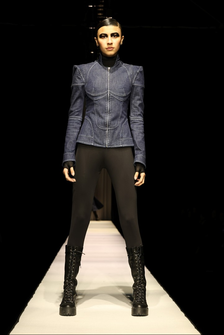 Pablo Ramírez. El diseñador cerró la semana con una colección que retomó su vuelta a sus orígenes. Foto: Gentileza Designers BA