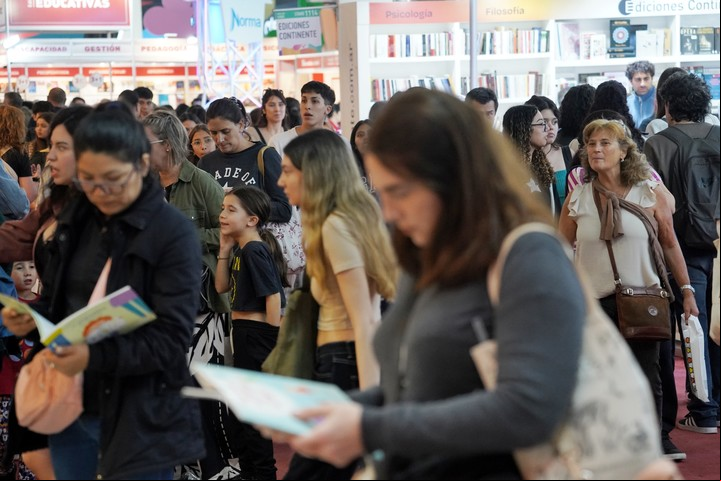 Último fin de semana en la Feria del Libro. Foto: Martín Bonetto.