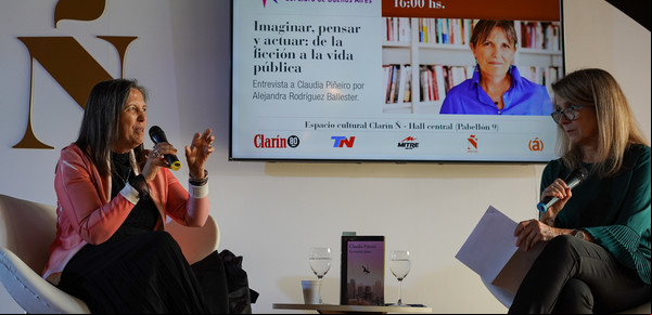 Claudia Piñeiro recorrió el trasfondo social y político de su nueva novela, "La muerte ajena"