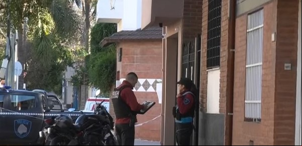 Crimen de jubilado en Parque Chacabuco: detienen a un ex cuñado de la cuidadora de la víctima