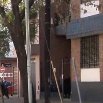 Un jubilado murió de un infarto cuando entraron a robarle en su casa de Parque Chacabuco: demoraron a su cuidadora