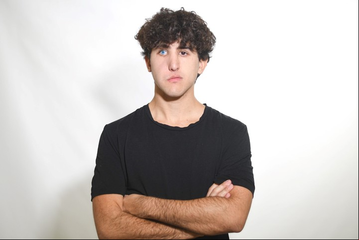 Joaquín es Micky en la serie de Netflix