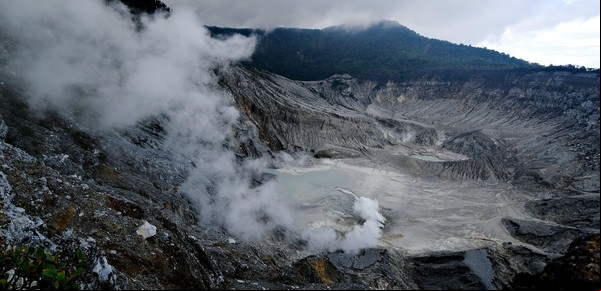 Cómo se llama el volcán más raro del mundo
