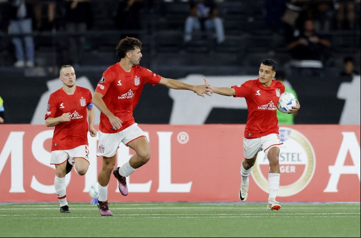 Estudiantes estuvo a punto de remontar el partido ante Botafogo y no lo logró. Foto: REUTERS / Ricardo Moraes