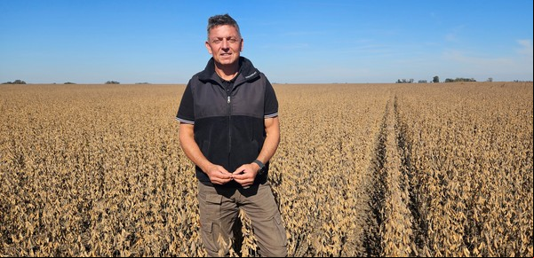 La nueva vida de Guillermo Ortelli, uno de los máximos ídolos del automovilismo: vive en el campo y se dedica a la cosecha