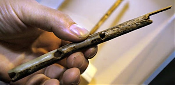 Encontraron una flauta que tiene 42.000 años y suena de manera perfecta