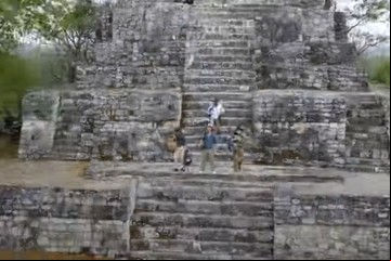 Polémica y demanda al youtuber Mr. Beast que grabó con drones templos de 2 mil años en México