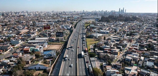 Con la construcción de un parque solar, buscan dotar de energías renovables a la autopista Buenos Aires-La Plata
