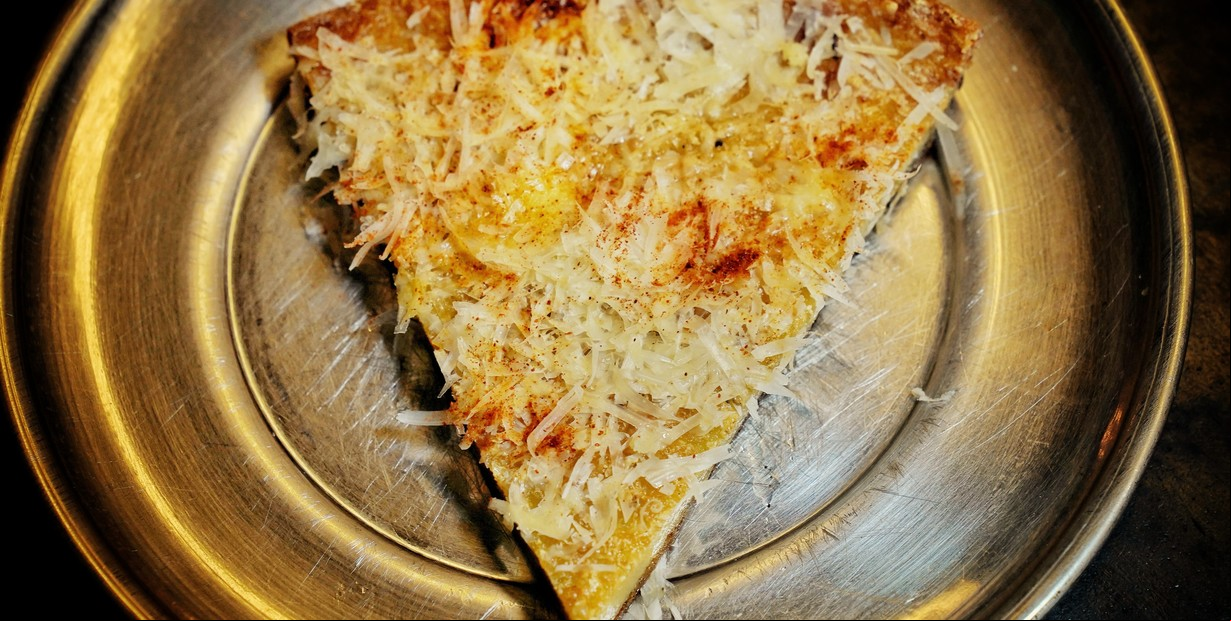Las mejores fainá de Buenos Aires: desde las pizzerías históricas a los restaurantes que la renovaron 