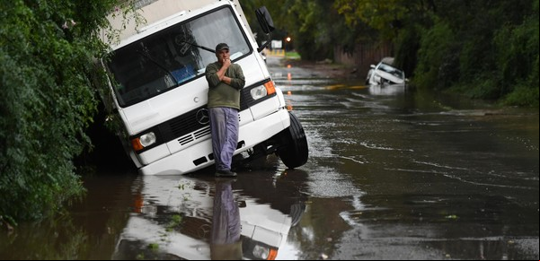 Bullrich y Petri viajaron a las zonas de Zárate y Campana afectadas por la tormenta, que también golpeó al Conurbano
