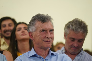Javier Milei se queda sin facultades, los Macri buscan aliados porteños y negocian un presidente opositor