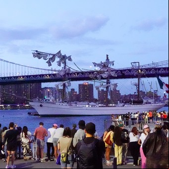 Así se vivió la tragedia y el rescate tras el choque del buque de la Armada de México contra el puente de Brooklyn en Nueva York 