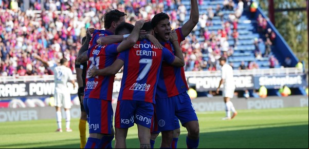 Después de otra semana caótica, San Lorenzo sólo se apoya en la épica del equipo de Russo para enfrentar a Argentinos Juniors