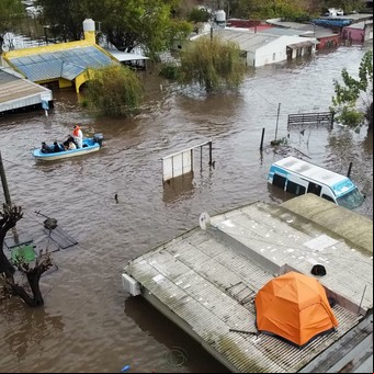 "Perdimos todo": el lamento de los evacuados por las inundaciones en el norte de la provincia de Buenos Aires