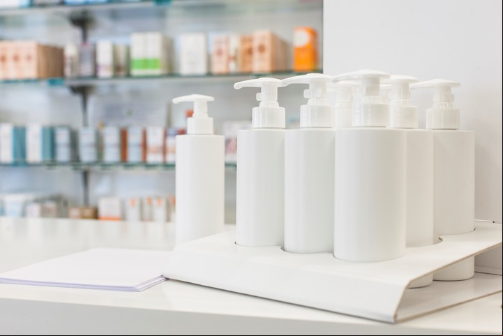 Farmalife cuenta con una amplia variedad de productos, tanto medicinales como de uso diario. Foto: Freepik.