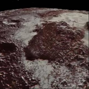 La foto NASA del día: la luna Caronte, de Plutón, desde la nave New Horizons