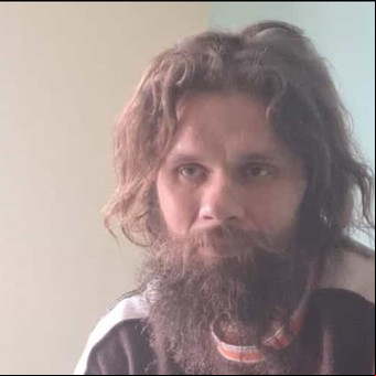 Encontraron a un hombre que no sabe como se llama y no recuerda su pasado