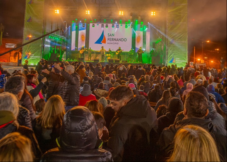 Entre las distintas atracciones anunciadas por la Municipalidad de San Fernando para la fiesta del 25 de mayo se destaca la presentación del dúo Coplanacu.