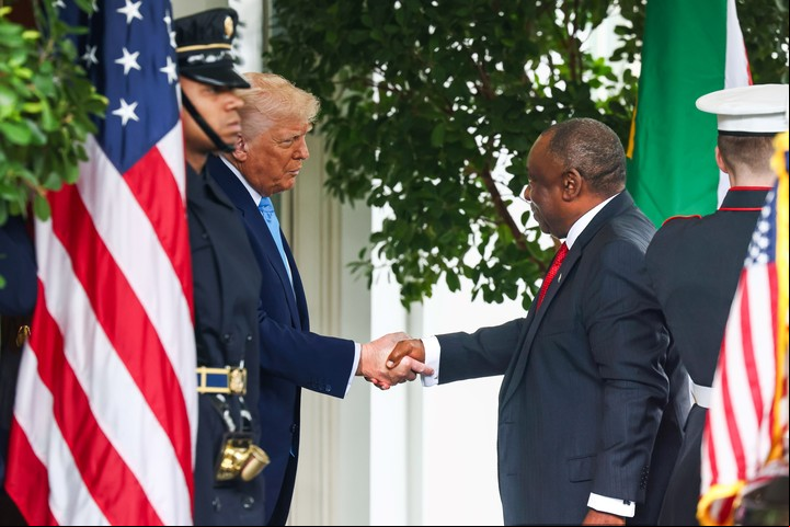 Donald Trump recibió en la Casa Blanca a su par de Sudáfrica, Cyril Ramaphosa. Foto EFE