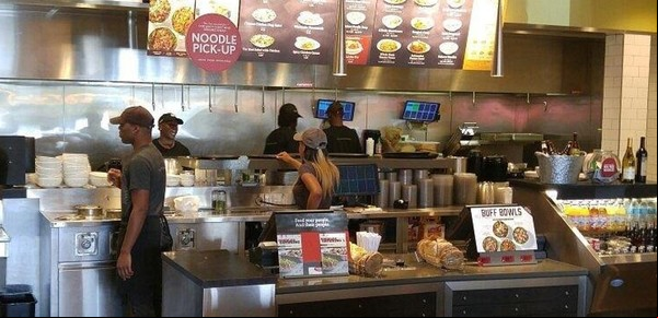 Popular cadena de comida rápida anunció el cierre de hasta 21 locales