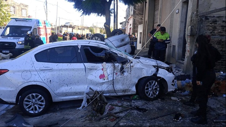 Las imágenes tras el brutal choque en Lomas de Zamora, donde murió atropellada Claudia Villagra (47).